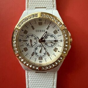 New Guess Playa Crystal White Dial Watch
W1093L1